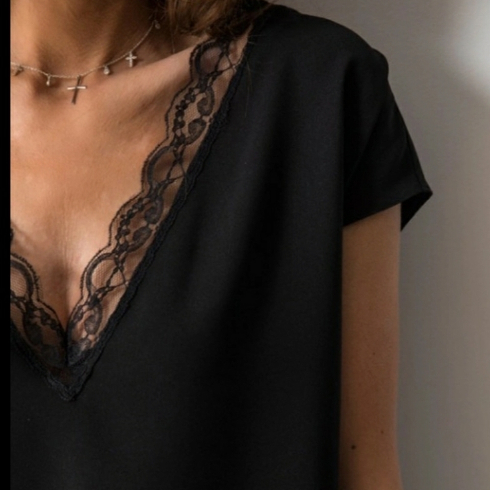 Just in!Lace and satin short sleeve shirt